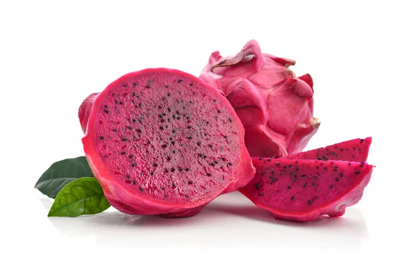 Färska Mogna Dragon Frukt Isolerad Vit Bakgrund Med Urklippsbana — Stockfoto