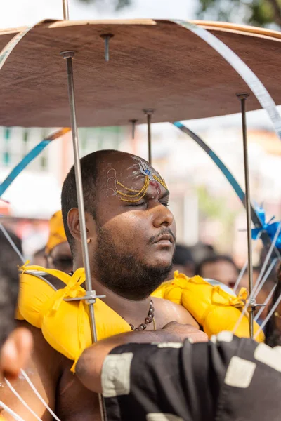 Georgetown, Penang, Malaysia - February 9, 2017 : Hindu devotee — Stock Photo, Image