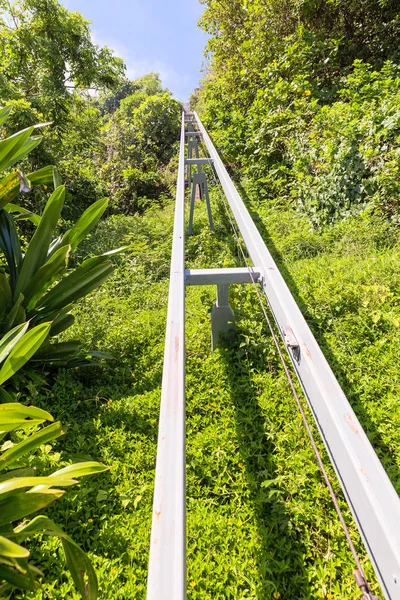 Füniküler tren kadar lider