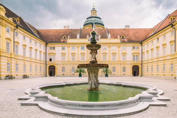 Головний вхід абатство Мельк в Австрії, Європа Ліцензійні Стокові Зображення