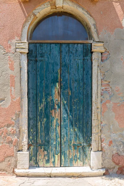 Staré modré dveře od Correr, Itálie — Stock fotografie