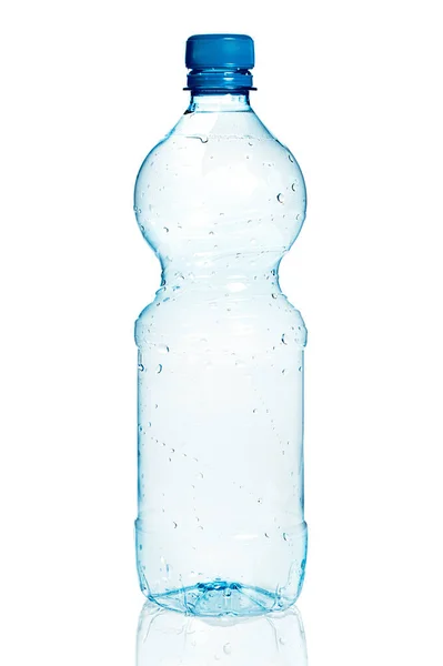 Κενό Μπλε Πλαστικό Μπουκάλι Απομονώνονται Λευκό Φόντο — Φωτογραφία Αρχείου