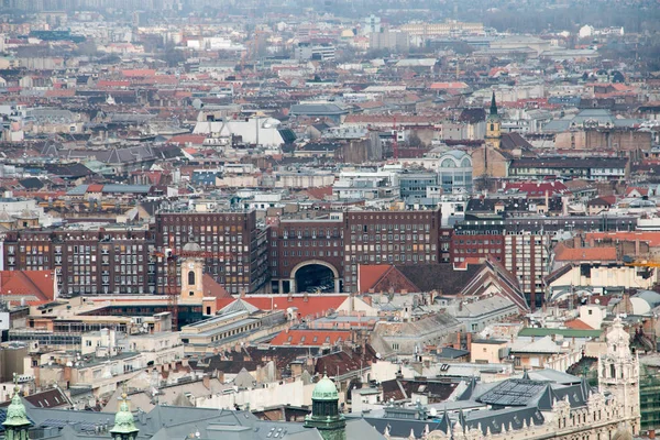 Utsikt över Pestsidan från Gellert Hill i Budapest — Stockfoto