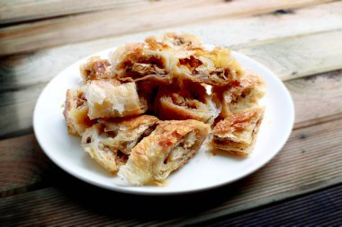 Kol Boregi ve çay