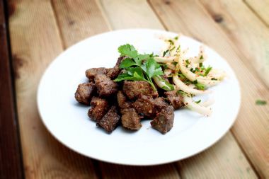 Kızarmış Karaciğer küpleri