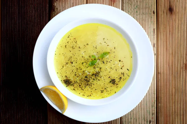 Sup Ayam dengan mint — Stok Foto