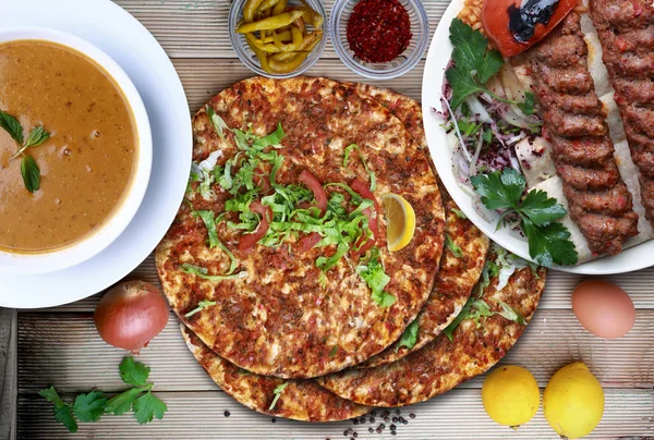 Lahmacun Adana Kebab Lencse Leves Hagyományos Török Ételeket — Stock Fotó
