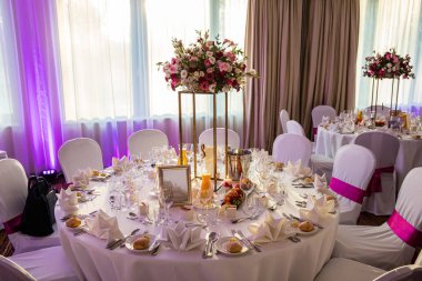 Şenlikli bir aile için hazırlanan tablo