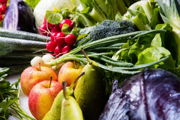 sebze ve meyve kompozisyonu