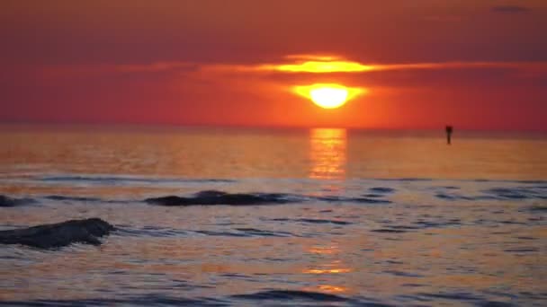 Die Ostsee bei Sonnenaufgang — Stockvideo