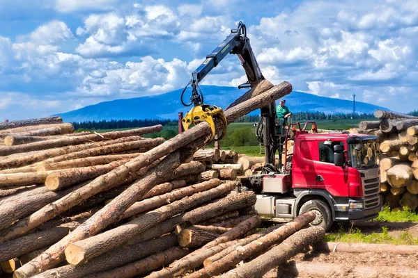 Ahşap araba yükleme