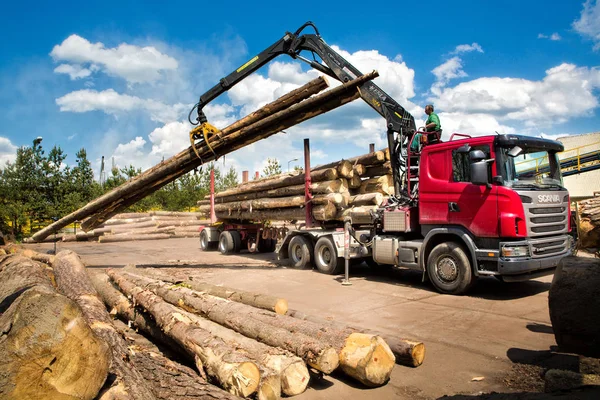 Houten auto laden — Stockfoto