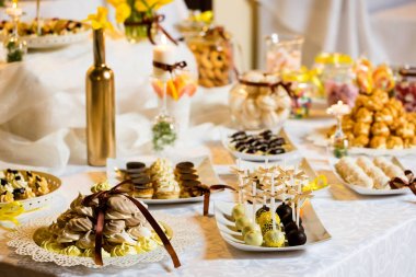 Noel masa hazır tatlılar