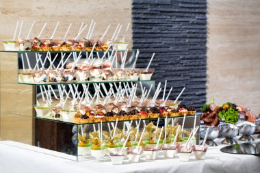 Etkileyici bir şekilde hizmet farklı kek