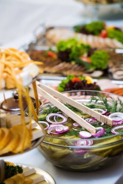 Tablo salata salatalık turşusu