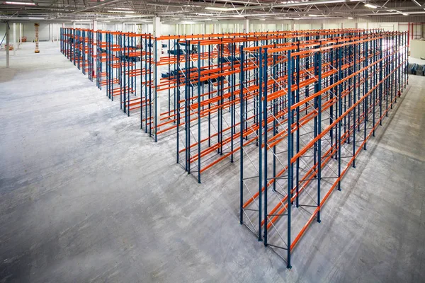 Andamios en una sala de producción de edificios — Foto de Stock