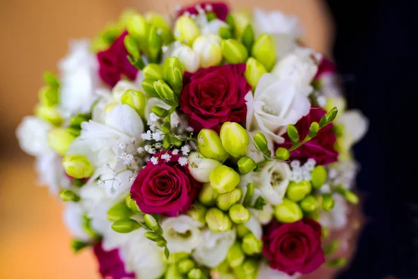Композиція весільних букетів з квітів — стокове фото