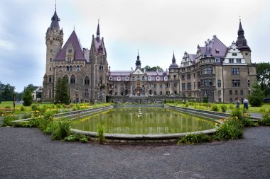 Sarayı ve Parkı Moszna içinde karmaşık