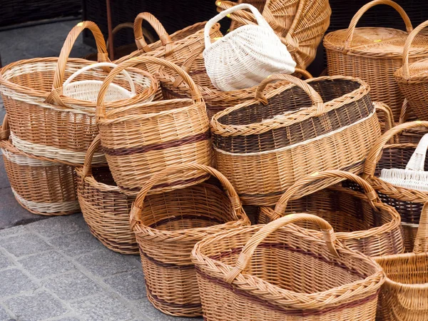 Produtos artesanais tradicionais no mercado — Fotografia de Stock