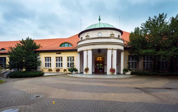 Tarihi maden suyu Pompa Odası ve spa Polanica Zdrj de