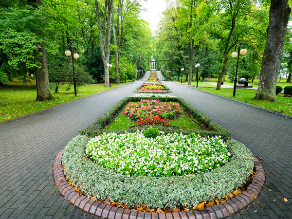 Историческая помпа для минеральной воды и спа в Полянице Здрж
