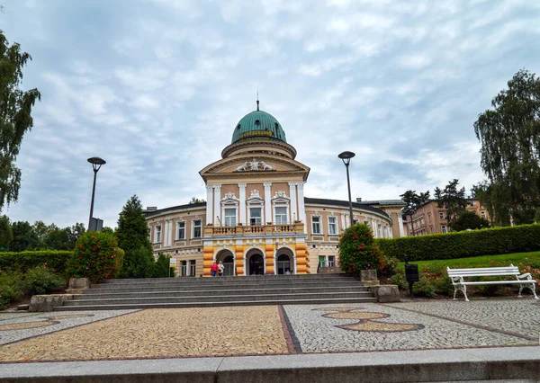 Historic Mineral Water Pump Room in Zdrj Wojciech in Ldek Zdrj — Stock Photo, Image