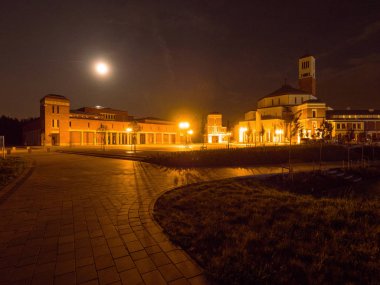 Krakow Merkezi, John Paul II geceleri