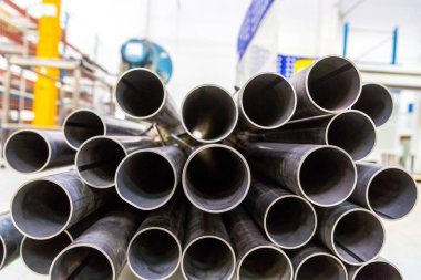 Boru üretim depo raflar üzerinde düzenlenir