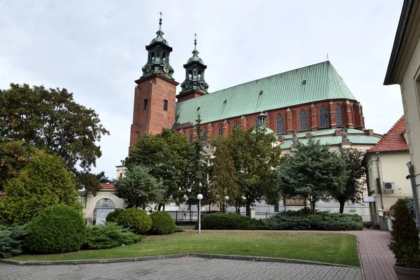 Monumentální Gotická Katedrála Gniezně Místem Korunovace Prvních Polských Králů — Stock fotografie