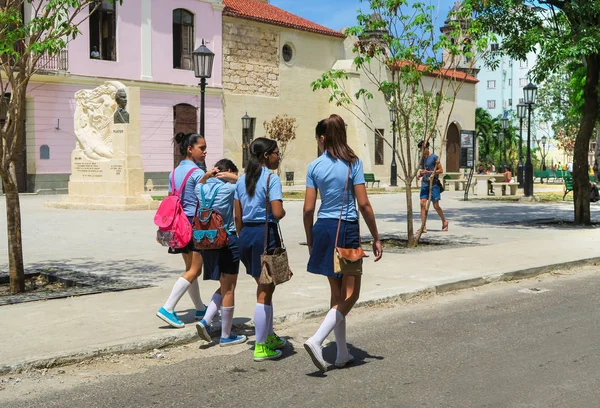 Школьницы Гаваны — стоковое фото