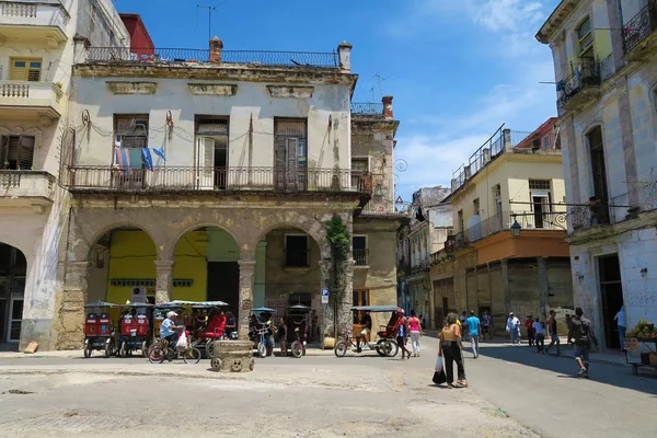 Tipikus nap Havannában, városközpont — Stock Fotó