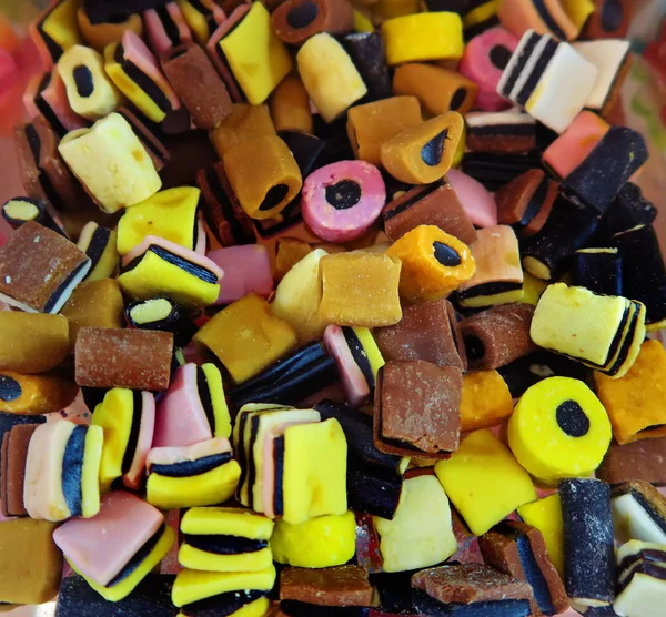 Caramelos multicolores de regaliz —  Fotos de Stock