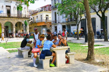 Havana'da serin Küba genç bir grup