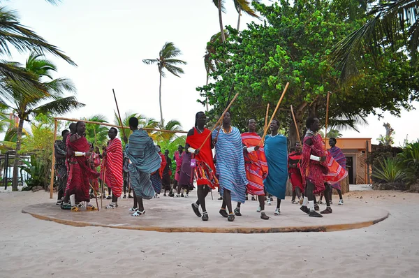 En grupp unga Maasai män i Zanzibar — Stockfoto