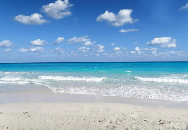 Beautiful Peaceful Exotic Seascape White Beach Varedero Cuba Azure Waters — Stock Photo, Image