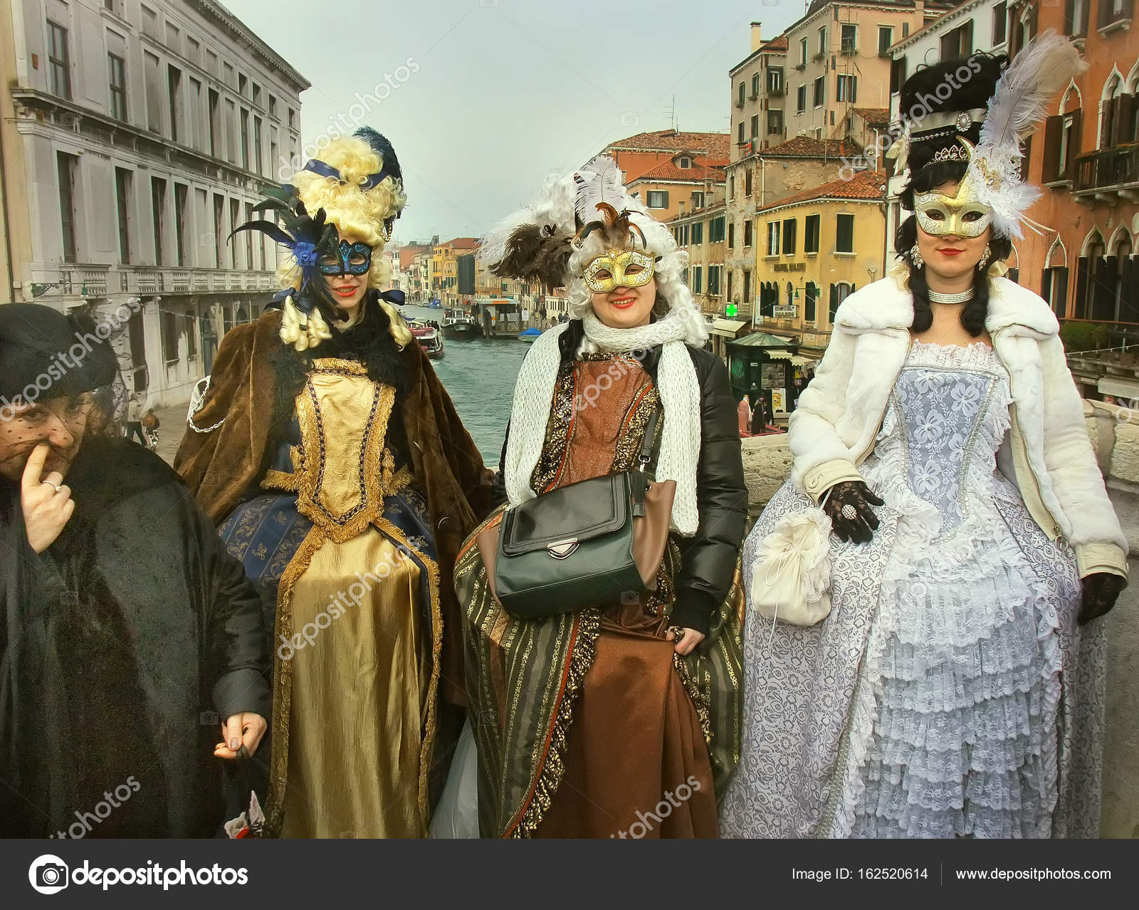 Déguisement carnaval vénitien femme. Les plus amusants