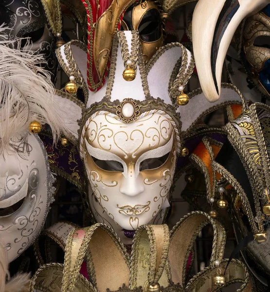 ヴェネツィアの伝統的なカーニバル マスク — ストック写真