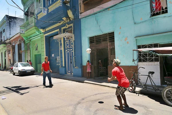 Residentes de La Habana en la calle — Foto de Stock