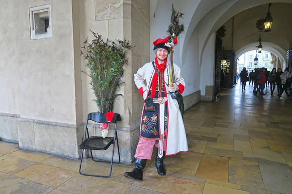 Genç bir adam Krakow Polonya ulusal kostüm — Stok fotoğraf