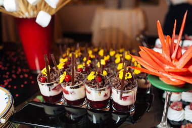 Harika tatlılar yemek Hizmetleri 