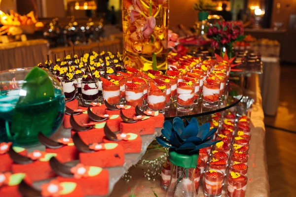 Harika tatlılar yemek Hizmetleri 