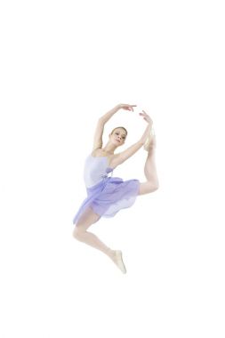 Bale karmaşık dans elemanları gerçekleştirir