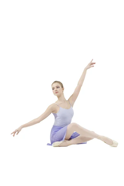 Ballet executa elementos de dança complexos — Fotografia de Stock
