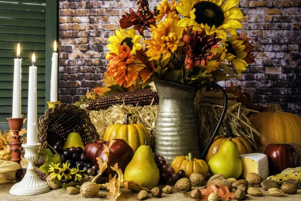 Füllhorn der Herbstkerzen — Stockfoto