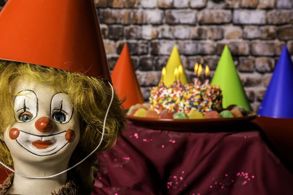 Antieke Clown Pop Met Feest Hoed Voor Cake Van Kindverjaardag — Stockfoto