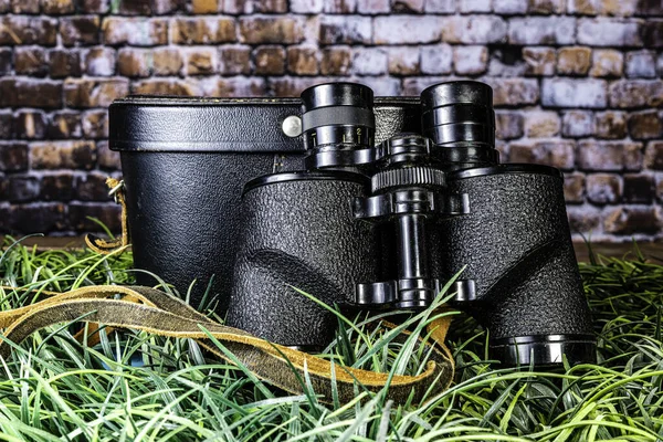 Vintage Black Binoculars Leather Case Green Grass Leather Strap Brick — Stock Photo, Image