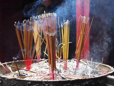 Sigara tütsü çubukları