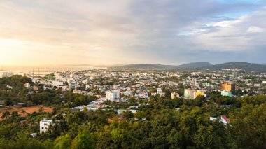 Duong Dong kenti Phu Quoc Adası Güney Vietnam'yüksek geniş açı görünümünden