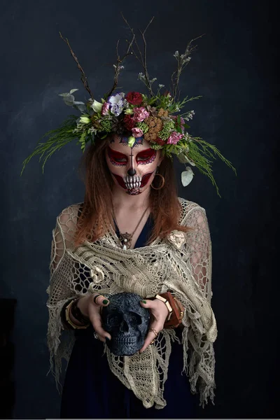 Santa muerte kız zekâ kafatası