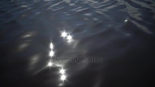 El resplandor del sol en el agua. Tiligul Liman, región de Odessa, Ucrania — Vídeo de stock